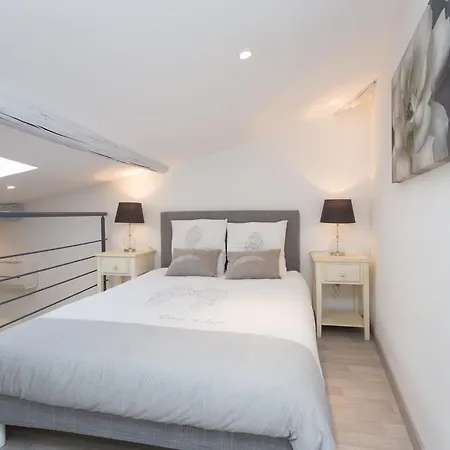 Grand Studio Republique Apartment L'Isle-sur-la-Sorgue